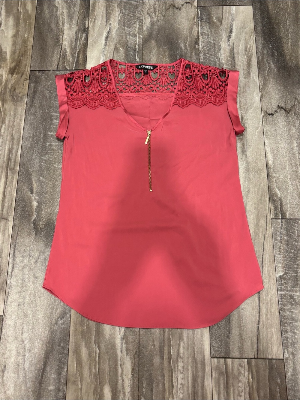 Express Sleeveless Coral Lace Yoke V-Neck Zip-Front Blouse Red Sz XS